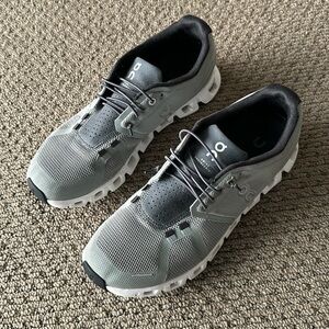 On Running sneakers, grey/green size 9
